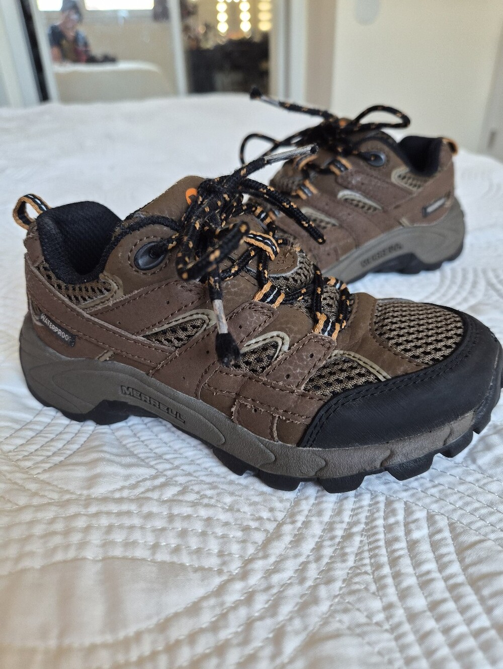 VGUC Merrell Kids Moab 2 Low Lace Waterproof Hiking Sneakers Boys 11.5 Brown